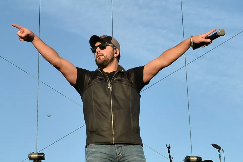 Tyler Farr on His Guitar Skills: ‘I’m No Keith Urban’